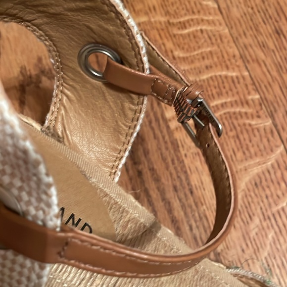 Lucky Brand Kyndra Bohemian Wedge Sandals in Tan w/metallic accents Size 9M/40 - Picture 13 of 16